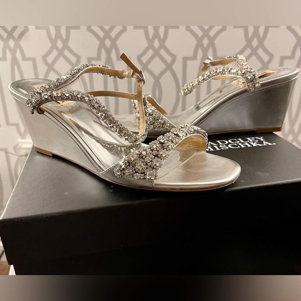 BADGLEY MISCHKA
Gali Embellished Leather Wedge Sandals